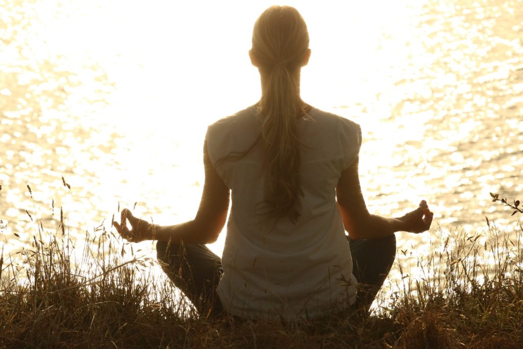 おすすめ瞑想アプリと活用法をご紹介！